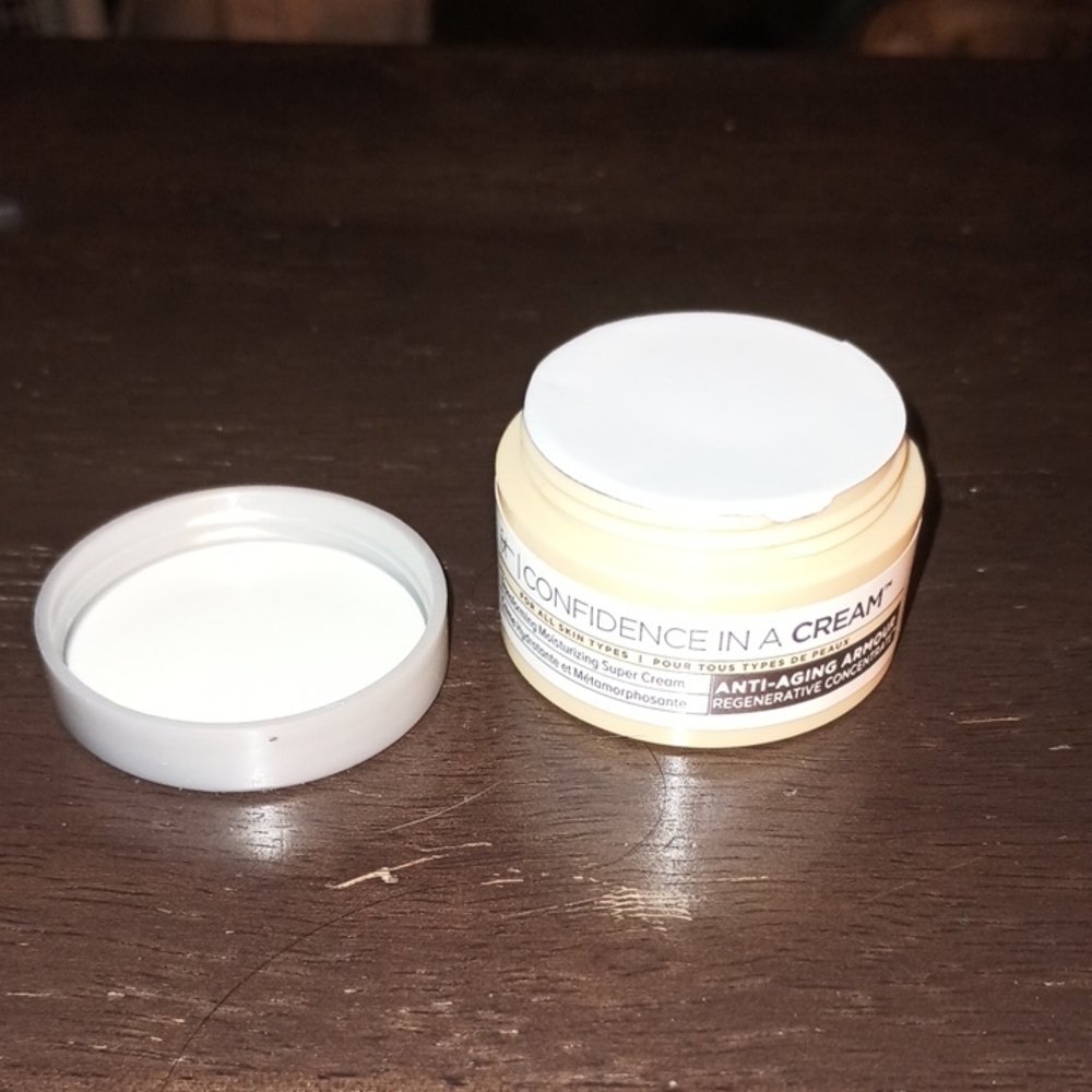 IT Cosmetics Confidence in a Cream - Cream